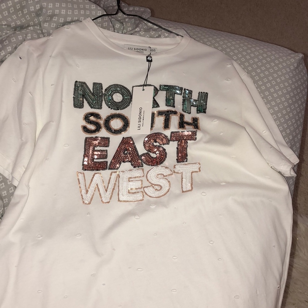 Lili Sidonio T-shirt.  big &has holes. Brand new